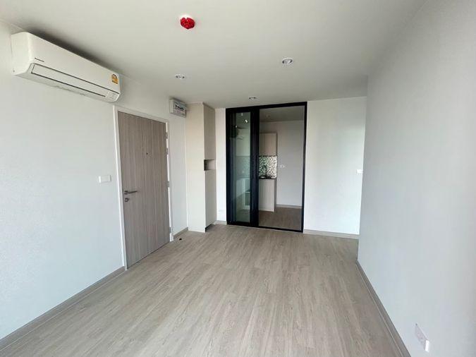 picture Thana Astra Sathorn-Chan Condominium - 2/9