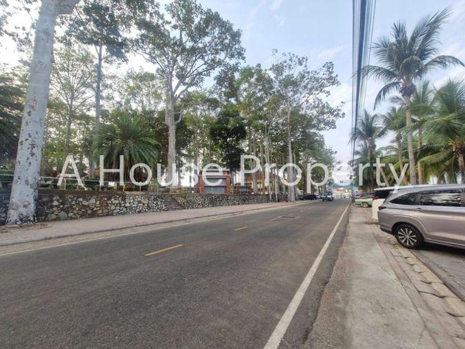 picture Beachfront hotel for sale in Sattahip, Chonburi. A prime location. - 11/11