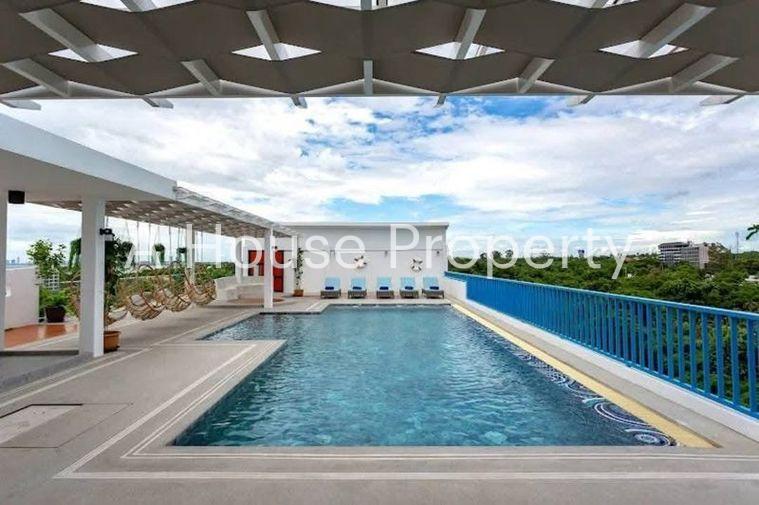 picture Beachfront hotel for sale in Sattahip, Chonburi. A prime location. - 1/11