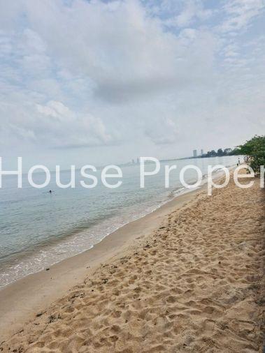 picture Beachfront hotel for sale in Sattahip, Chonburi. A prime location. - 9/11