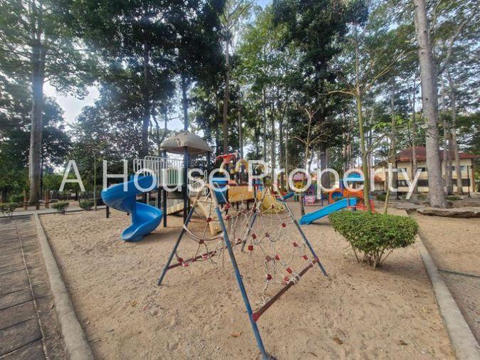picture Beachfront hotel for sale in Sattahip, Chonburi. A prime location. - 10/11