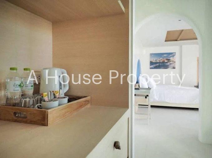 picture Beachfront hotel for sale in Sattahip, Chonburi. A prime location. - 7/11