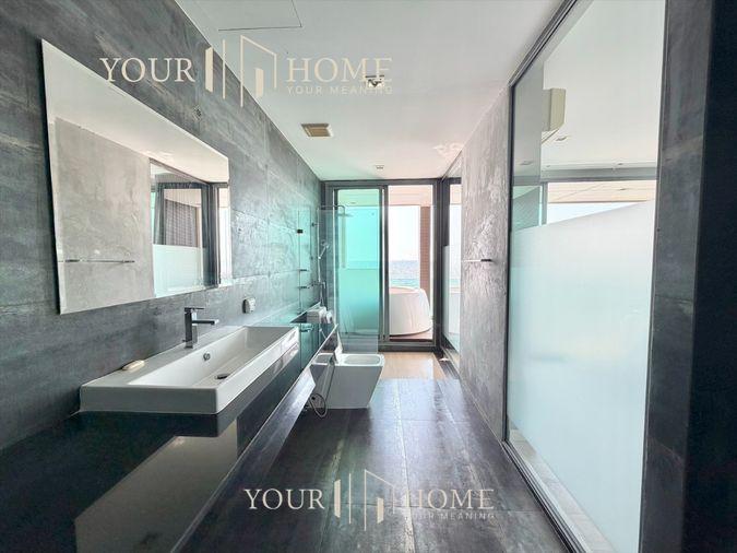 picture Turn Your Home into a Seaside Retreat - Luxury Beachfront House with Private Pool – Bangsaen - 13/35