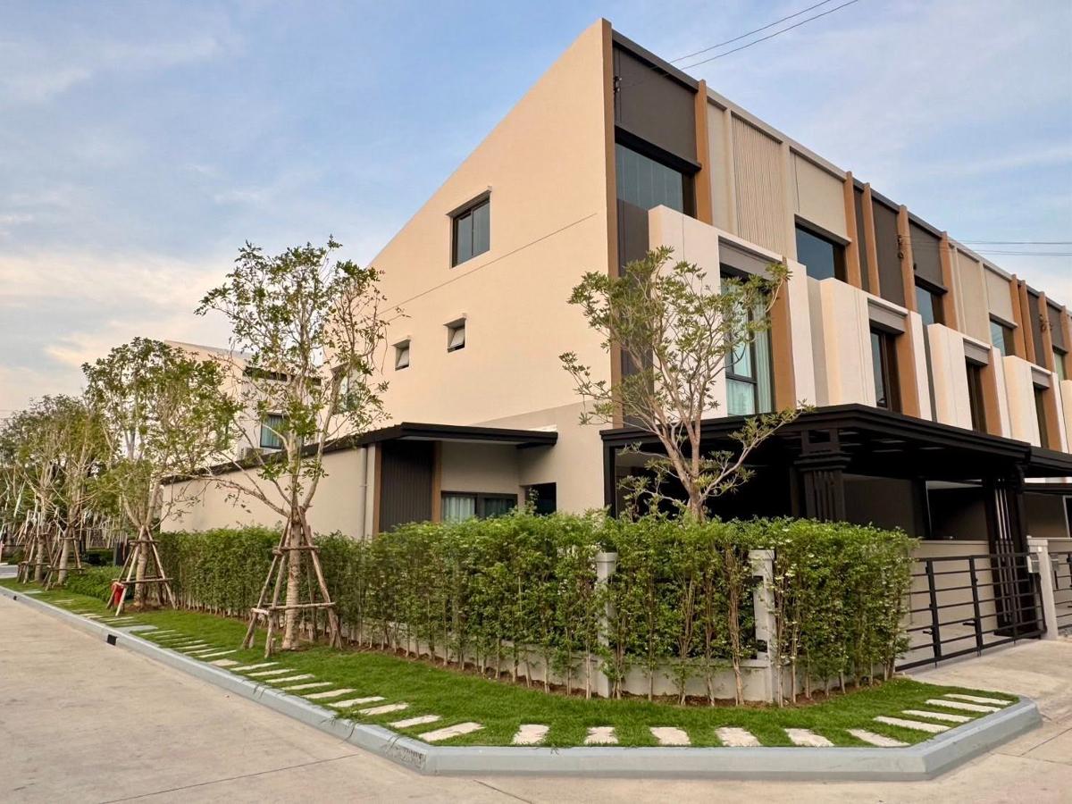 รูป ✨ Ultra Townhome 2.5 ชั้น หลังมุมมีสวน! สภาพใหม่กริ๊บ 5 นาทีถึง Mega Bangna Pleno สุขุมวิท-บางนา 4 | แต่งครบ Fully Furnished | 6.99 ล้าน 🏡 - รูปที่ 3/29