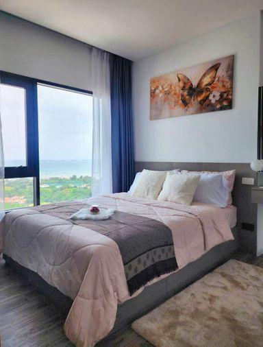 picture Selling Knightsbridge The Ocean Sriracha, a luxury condo, fully furnished and move in Ready - 2/12