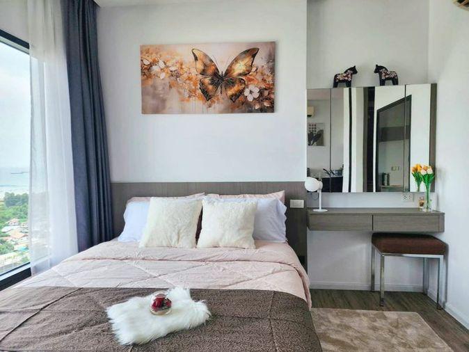 picture Selling Knightsbridge The Ocean Sriracha, a luxury condo, fully furnished and move in Ready - 3/12