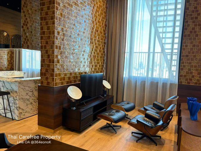 picture Noble State 39 2 Bedroom THB 65,000/month Combined from two 35 sqm one-bedroom units, huge living room - 16/18