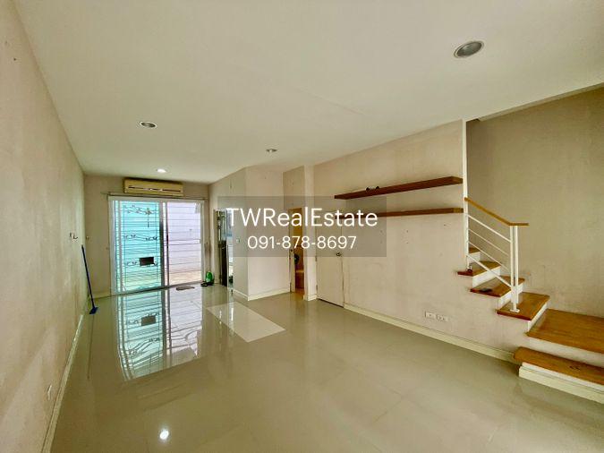 รูป ขายทาวน์โฮม 3 ชั้น บ้านกลางเมือง ลาดพร้าว 87 | บ้านเปล่า แต่งได้ตามสไตล์ | ทำเลเมือง เดินทางสะดวก - รูปที่ 2/40
