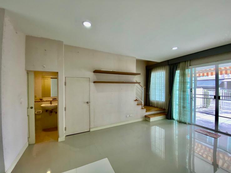 รูป ขายทาวน์โฮม 3 ชั้น บ้านกลางเมือง ลาดพร้าว 87 | บ้านเปล่า แต่งได้ตามสไตล์ | ทำเลเมือง เดินทางสะดวก - รูปที่ 3/40