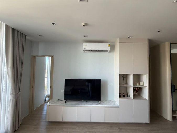 picture Noble State 39  2 Bedroom THB 65,000/month  Combined from two 35 sqm one-bedroom units, huge living room - 4/18