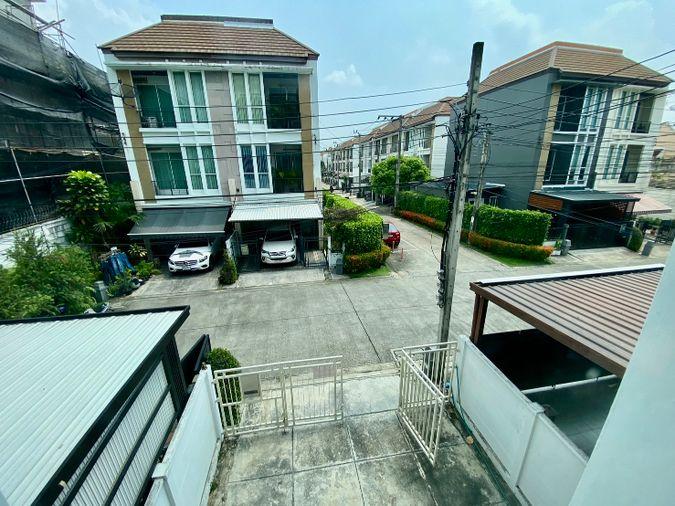 รูป ขายทาวน์โฮม 3 ชั้น บ้านกลางเมือง ลาดพร้าว 87 | บ้านเปล่า แต่งได้ตามสไตล์ | ทำเลเมือง เดินทางสะดวก - รูปที่ 19/40