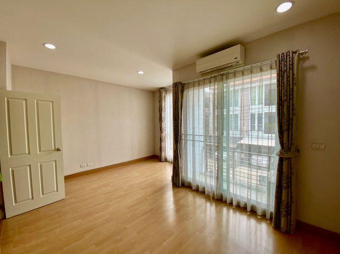 รูป ขายทาวน์โฮม 3 ชั้น บ้านกลางเมือง ลาดพร้าว 87 | บ้านเปล่า แต่งได้ตามสไตล์ | ทำเลเมือง เดินทางสะดวก - รูปที่ 18/40