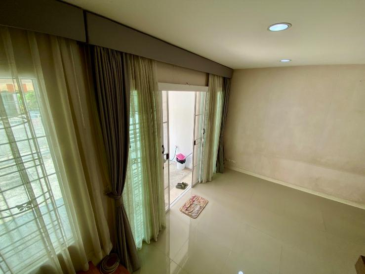 รูป ขายทาวน์โฮม 3 ชั้น บ้านกลางเมือง ลาดพร้าว 87 | บ้านเปล่า แต่งได้ตามสไตล์ | ทำเลเมือง เดินทางสะดวก - รูปที่ 27/40