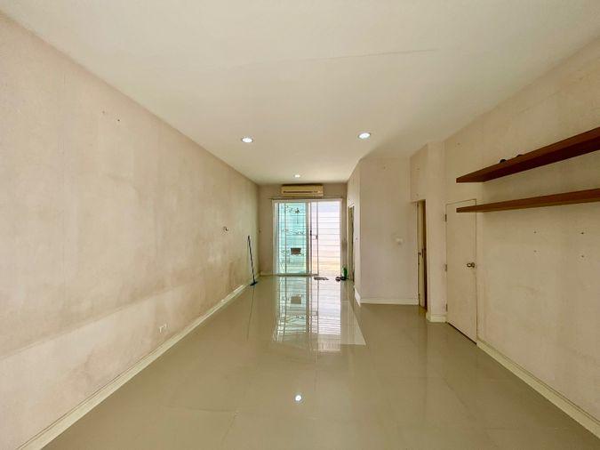 รูป ขายทาวน์โฮม 3 ชั้น บ้านกลางเมือง ลาดพร้าว 87 | บ้านเปล่า แต่งได้ตามสไตล์ | ทำเลเมือง เดินทางสะดวก - รูปที่ 29/40