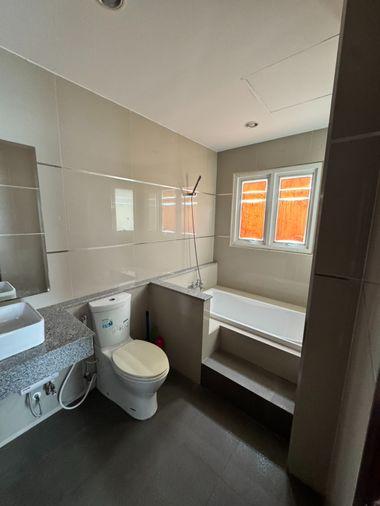 picture [PRIME EKKAMAI] Modern 3.5-Story Townhome | Ideal for Home Office & AirBnB 🏡 - 10/12