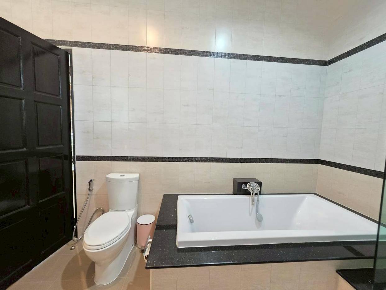 รูป Pool View Villa 3 Bedroom for sale Huai Yai Pattaya - รูปที่ 18/20