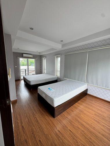 picture [PRIME EKKAMAI] Modern 3.5-Story Townhome | Ideal for Home Office & AirBnB 🏡 - 9/12