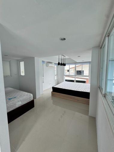 picture [PRIME EKKAMAI] Modern 3.5-Story Townhome | Ideal for Home Office & AirBnB 🏡 - 8/12