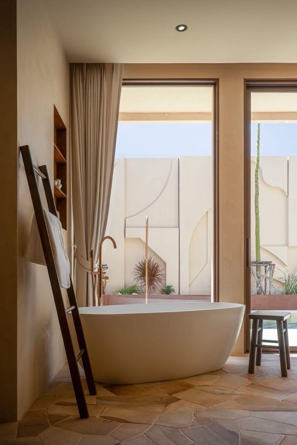 picture Luxury 5 Bedroom Pool Villa for Sale Thappraya Road - 15/22