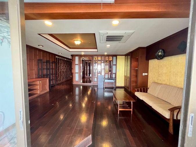 picture RS5230 Condo for Rent: State Tower Silom, near BTS Saphan Taksin - 1/17