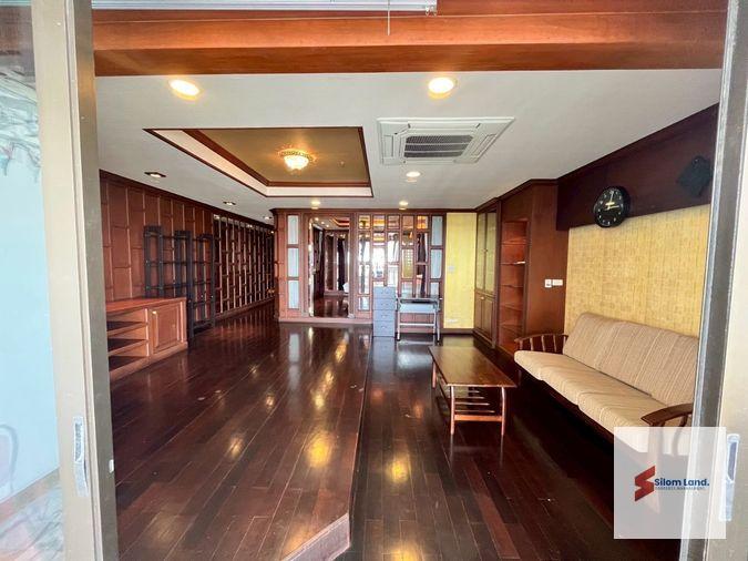 picture RS5230 Condo for Rent: State Tower Silom, near BTS Saphan Taksin - 1/17