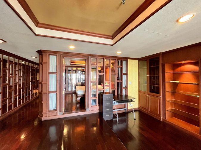 picture RS5230 Condo for Rent: State Tower Silom, near BTS Saphan Taksin - 10/17