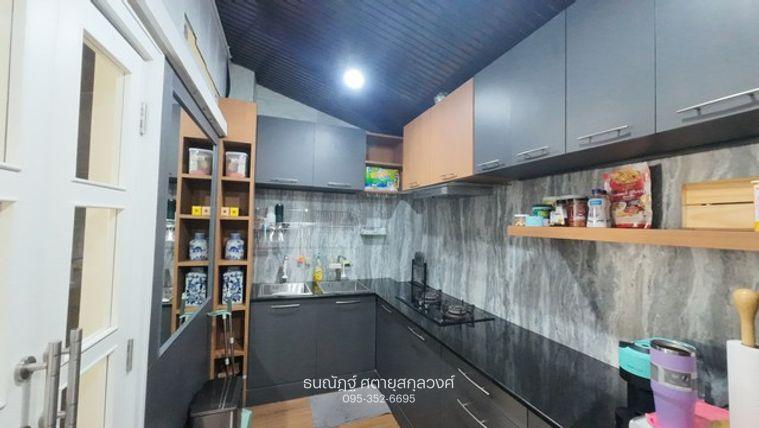 picture Townhouse Golden Town On Nut-Pattanakarn - 11/30