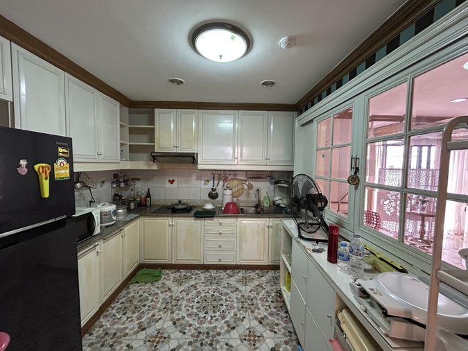 picture Richmond Palace condo for sale. Beautiful unit, fully furnished. Code DS1309. Contact Line: @Dstay - 9/10
