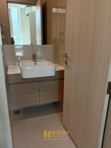 picture For sale: Noble Revolve Ratchada 2, beautiful unit, great price, high floor, amazing city view. Code DS1499 Line: @Dstay - 8/9