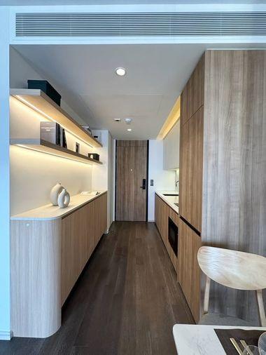 รูป ห้องว่าง* ✅ ✅ ให้เช่า - MUNIQ Sukhumvit 23 , Super Luxury 1 ห้องนอน พร้อมเข้าอยู่ ติดต่อไลน์ @bktasset โทร 095-325-8928 - รูปที่ 8/8