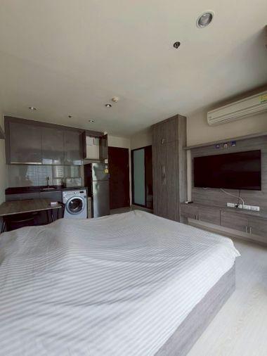 รูป Best Price 🎉 ขาย Rhythm asoke ห้องสวย ชั้นสูง วิวเมือง เฟอร์ครบ | Code DS1957 Line : @Dstay - รูปที่ 2/6