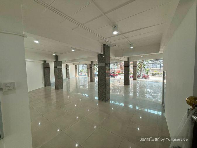 รูป Call : 095-659-6465 ขายอาคารพาณิชย์ สำนักงาน 5 ชั้น พื้นที่กว่า 849 ตารางเมตร ทำเลดี ติดถนนลาดพร้าว ติดรถไฟฟ้าสีเหลือง สถานีบางกะปิ 10 เมตร - รูปที่ 5/13