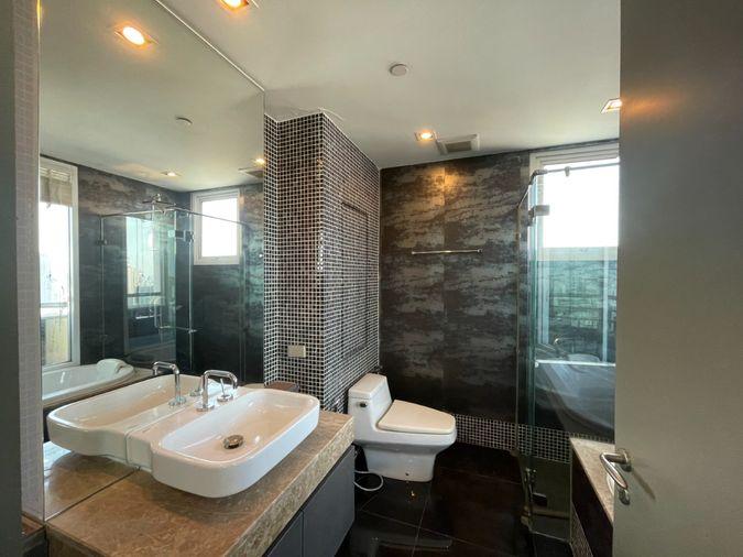 picture For sale: Ideal 24, spacious area, city view, convenient location on Sukhumvit 24. Code DS1890. Line: @Dstay - 17/19