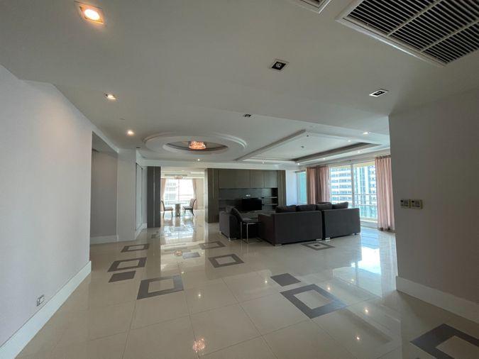 picture For sale: Ideal 24, spacious area, city view, convenient location on Sukhumvit 24. Code DS1890. Line: @Dstay - 14/19