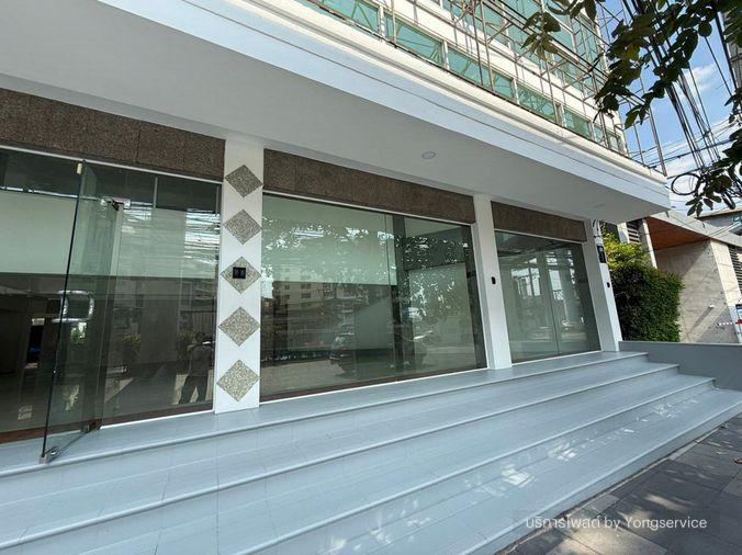 รูป Call : 095-659-6465 ขายอาคารพาณิชย์ สำนักงาน 5 ชั้น พื้นที่กว่า 849 ตารางเมตร ทำเลดี ติดถนนลาดพร้าว ติดรถไฟฟ้าสีเหลือง สถานีบางกะปิ 10 เมตร - รูปที่ 2/13