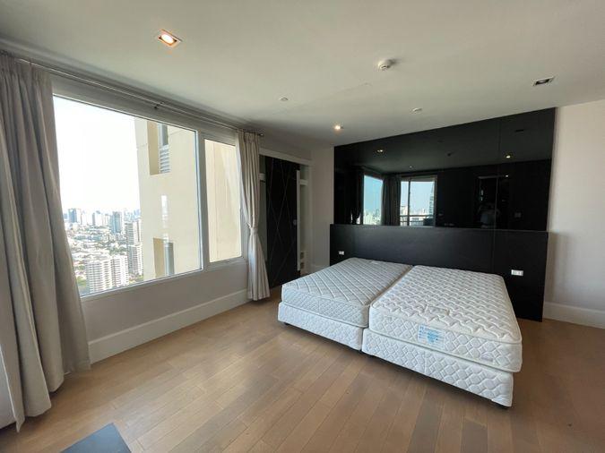 picture For sale: Ideal 24, spacious area, city view, convenient location on Sukhumvit 24. Code DS1890. Line: @Dstay - 1/19