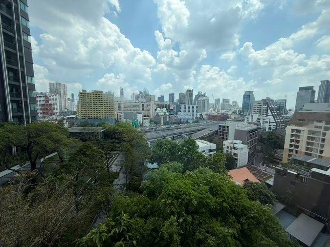 picture Life One Wireless 35 sq.m. 24,000 THB / Month  - 12/12