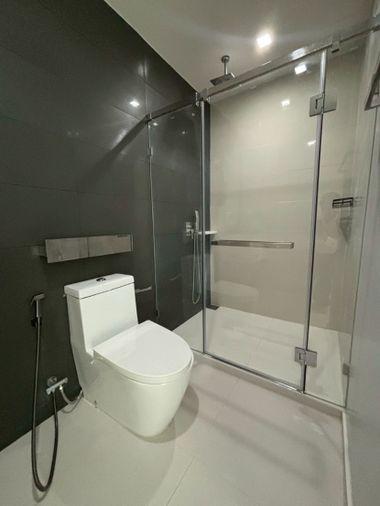 picture Sell The Room BTS Wongwianyai. Spacious room, beautiful view, convenient transportation. | Code DS1855 Line : @Dstay - 7/8