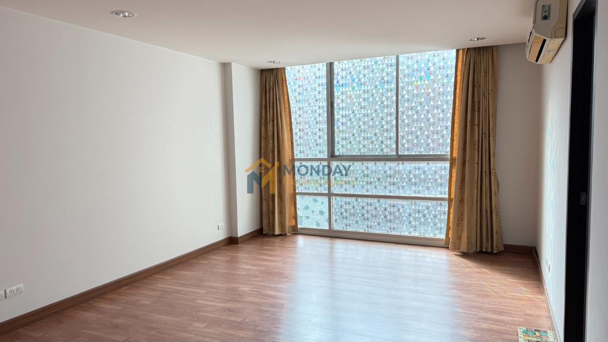 picture 🔥 Cancelled Booking! This Price is Unbeatable! The Kris Ratchada 17 Condo, Ready to Transfer Ownership 🔥 MD-26028487 - 2/5