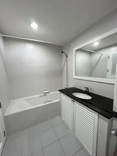 picture For Rent Supalai Place Sukhumvit 39 Spacious Unit in Prime Phrom Phong Area, Fully Furnished, Ready to Move In | Code DS2046 Line: @Dstay - 9/10