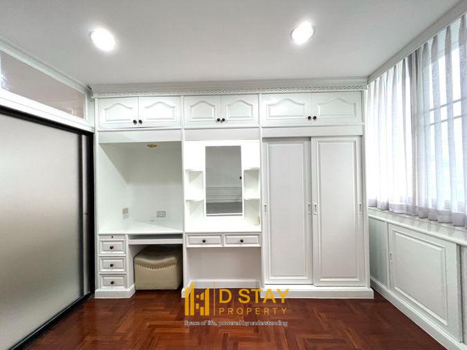 picture For Rent Supalai Place Sukhumvit 39 Spacious Unit in Prime Phrom Phong Area, Fully Furnished, Ready to Move In | Code DS2046 Line: @Dstay - 5/10