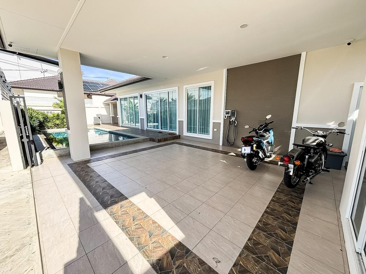 picture 3 Bedroom Pool Villa for Sale East Pattaya - 13/14