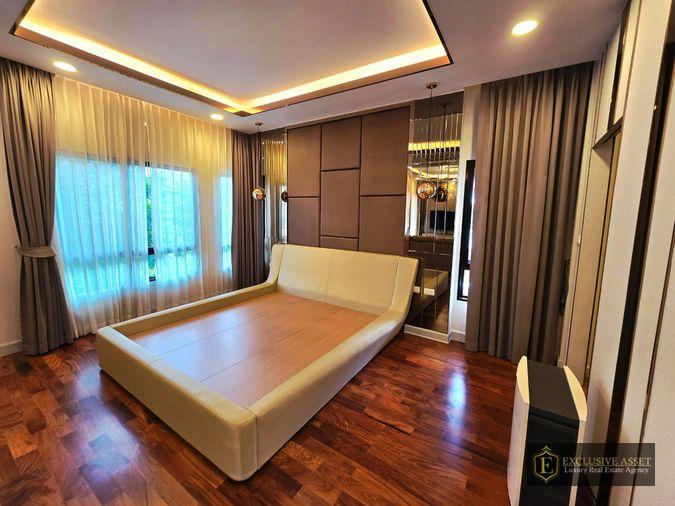 รูป ปรับราคาใหม่! ขายบ้านหรู แกรนด์ บางกอก บูเลอวาร์ด สาทร (Grand Bangkok Boulevard Sathorn) ถ.กัลปพฤกษ์ แปลงมุม 101.3 ตร.ว. แต่งครบ พร้อมอยู่ - รูปที่ 28/51