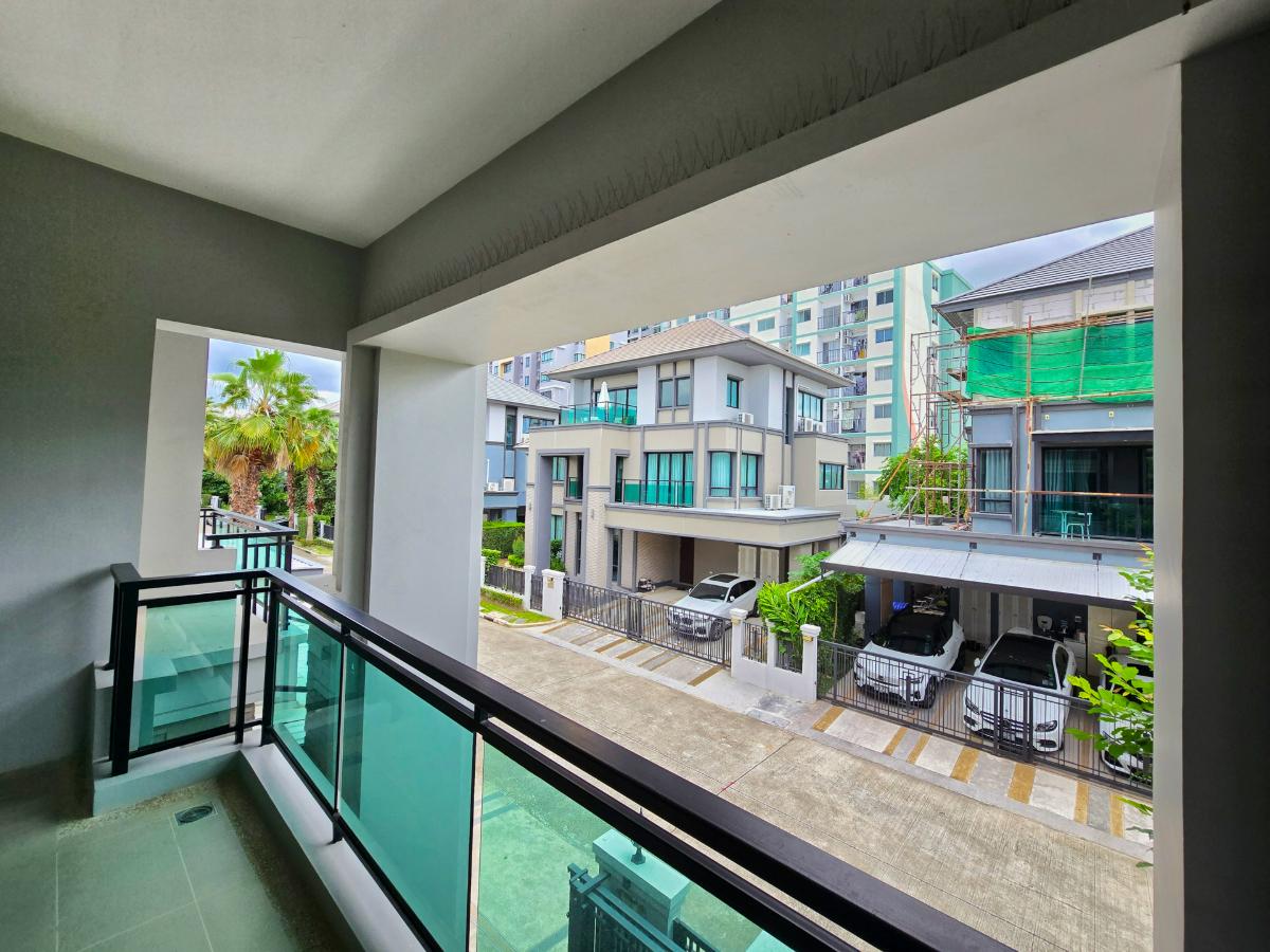 รูป ปรับราคาใหม่! ขายบ้านหรู แกรนด์ บางกอก บูเลอวาร์ด สาทร (Grand Bangkok Boulevard Sathorn) ถ.กัลปพฤกษ์ แปลงมุม 101.3 ตร.ว. แต่งครบ พร้อมอยู่ - รูปที่ 26/51