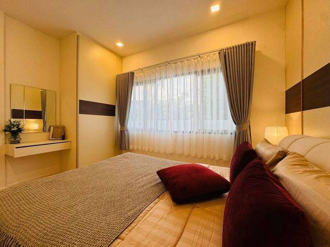 picture Pool villa for sale in Pattaya-Naklua, beachfront location. Beautiful house, close to the beach. - 11/17
