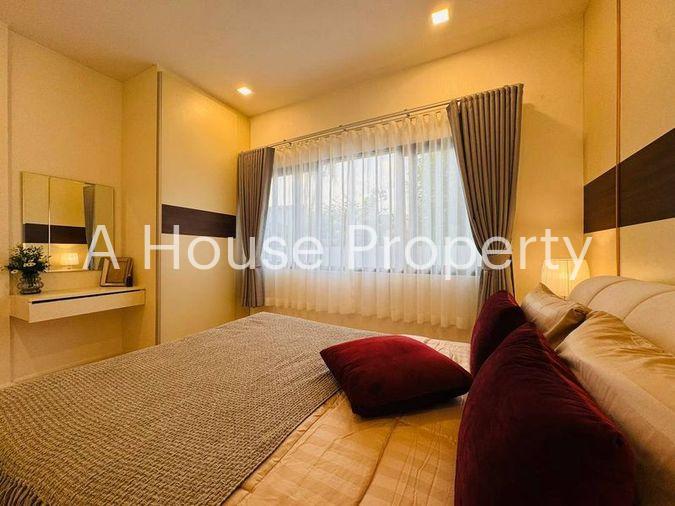 picture Pool villa for sale in Pattaya-Naklua, beachfront location. Beautiful house, close to the beach. - 11/17