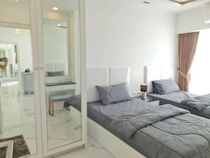 picture Condo for sale, The Empire Tower Pattaya. Beautiful unit, move in Ready. - 10/19