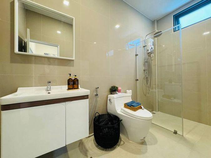 picture Pool villa for sale in Pattaya-Naklua, beachfront location. Beautiful house, close to the beach. - 15/17