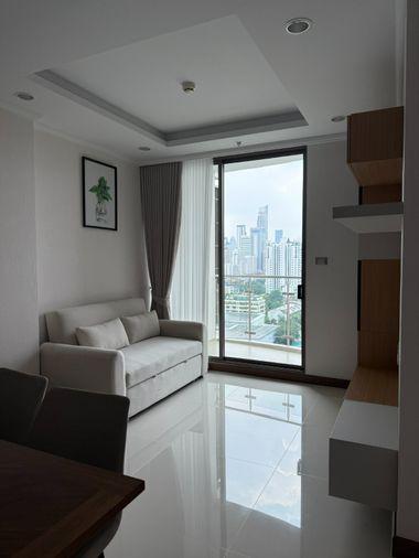 picture DT-9671  Supalai Oriental Sukhumvit 39, good location near BTS Phrom Phong.                                         - 5/11