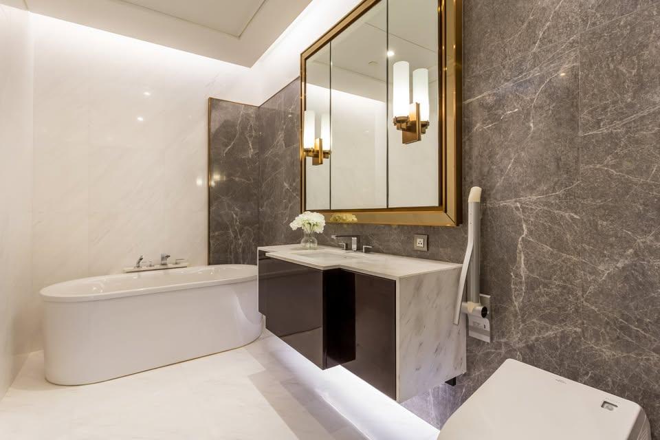 รูป 🏙️✨ Luxury Condo for Rent Next to Lumpini Park | Ultra Luxury Interior ✨🏙️ - รูปที่ 19/22